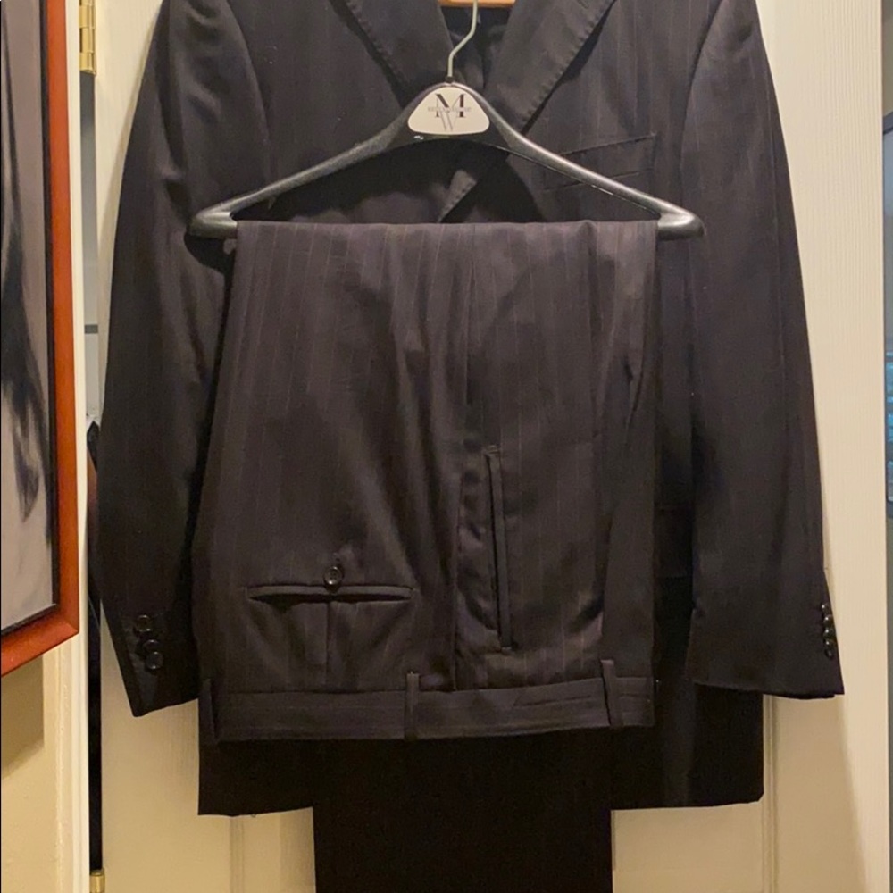 Suit - Picture 7 of 7